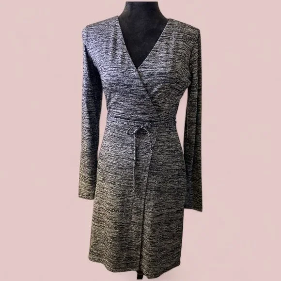 Gap Dress Womens Size XS Marled Black Knit V-neck Waist Tie Wrap Long Sleeve - Picture 3 of 4